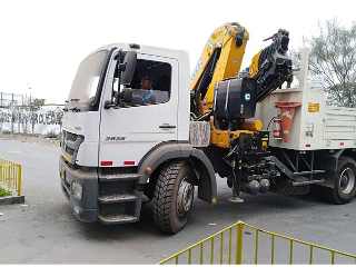 Alquiler de Camión Grúa (Truck crane) / Grúa Automática 9 tons.  en Arica, Los Lagos, Chile
